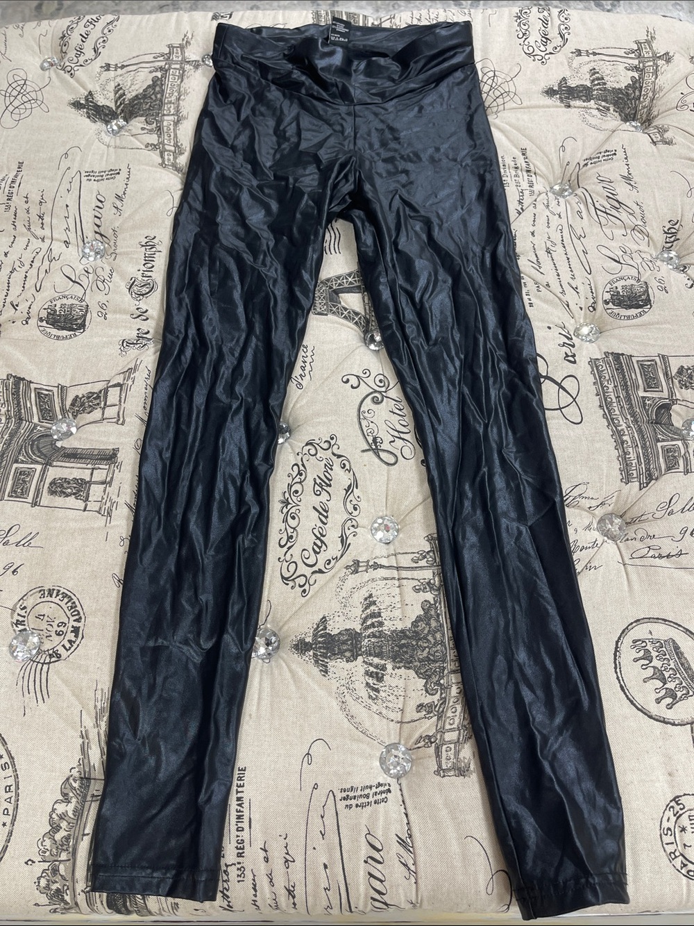 HUE Black Shiny Faux-Leather Leggings